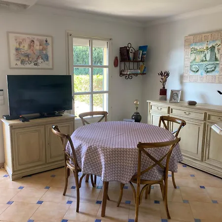 Le Jas De Pepoune Apartment